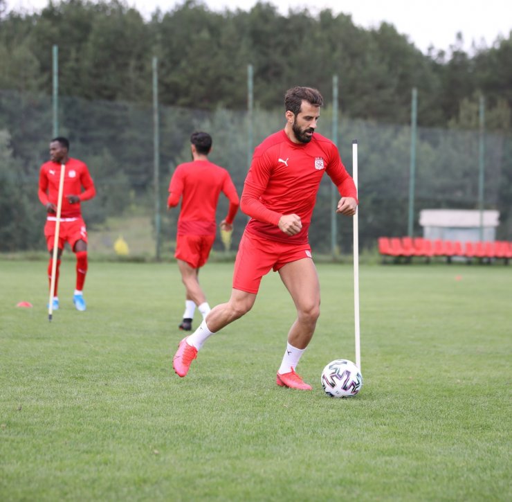 Sivasspor çalışmalarını sürdürüyor