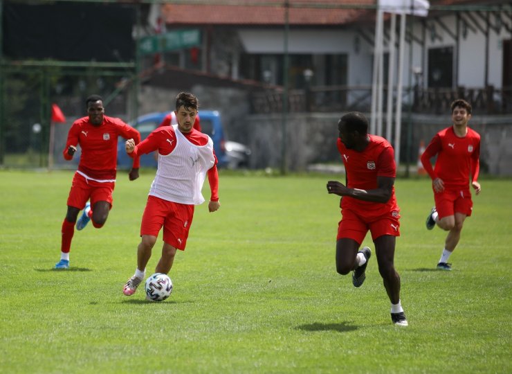 Sivasspor çalışmalarını sürdürüyor