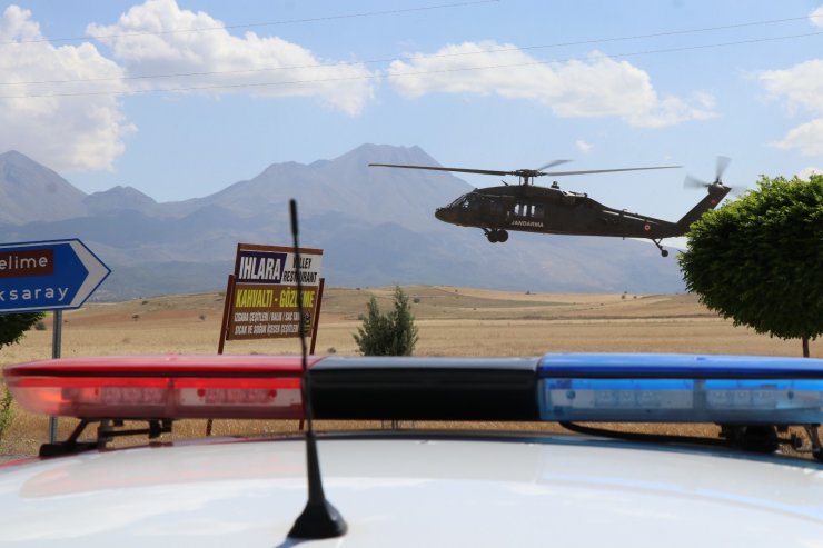 Aksaray Jandarmadan bayram öncesi helikopter destekli trafik denetimi