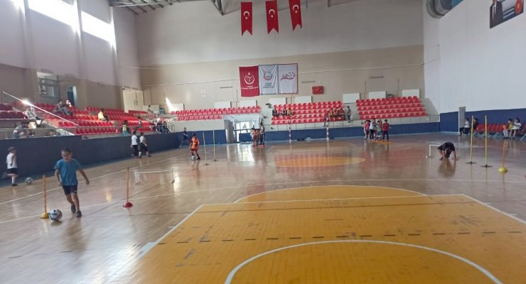 GSB’de Okulları’nda futbol ve futsal ilgi görüyor