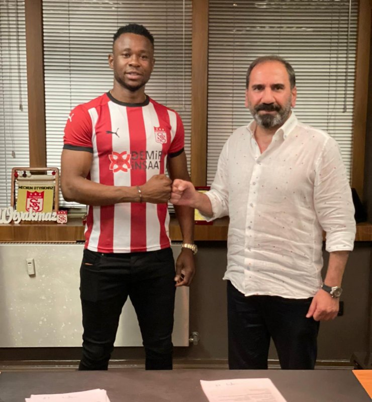 Leke Samson James resmen Sivasspor’da