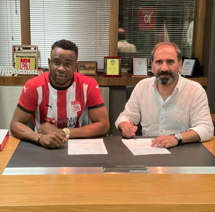 Leke Samson James resmen Sivasspor’da