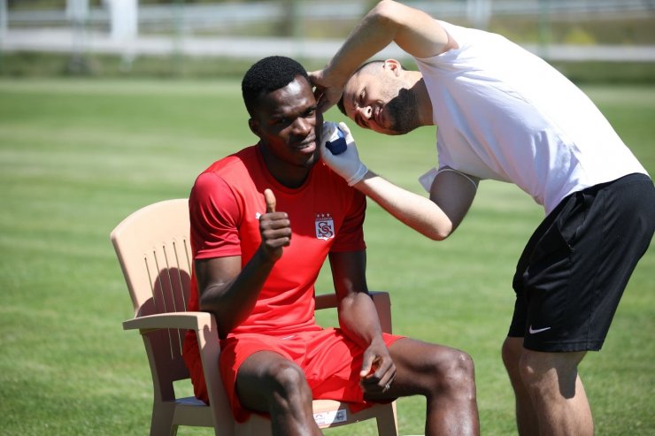 Sivassporlu futbolcular laktat testinden geçti