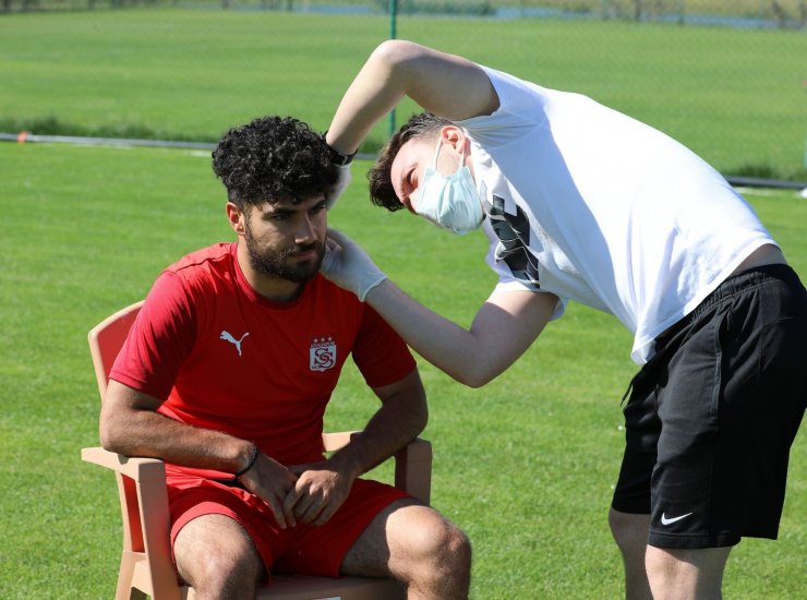 Sivassporlu futbolcular laktat testinden geçti