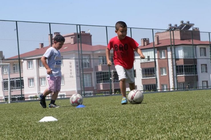 Develi’de futbola ilgi büyük