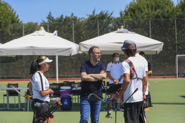 Bakan Kasapoğlu’ndan Tokyo 2020’ye hazırlanan milli sporculara destek ziyareti