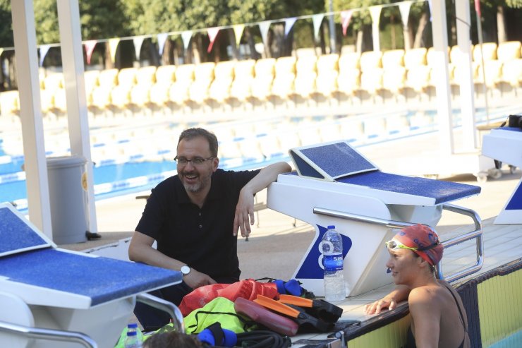 Bakan Kasapoğlu’ndan Tokyo 2020’ye hazırlanan milli sporculara destek ziyareti