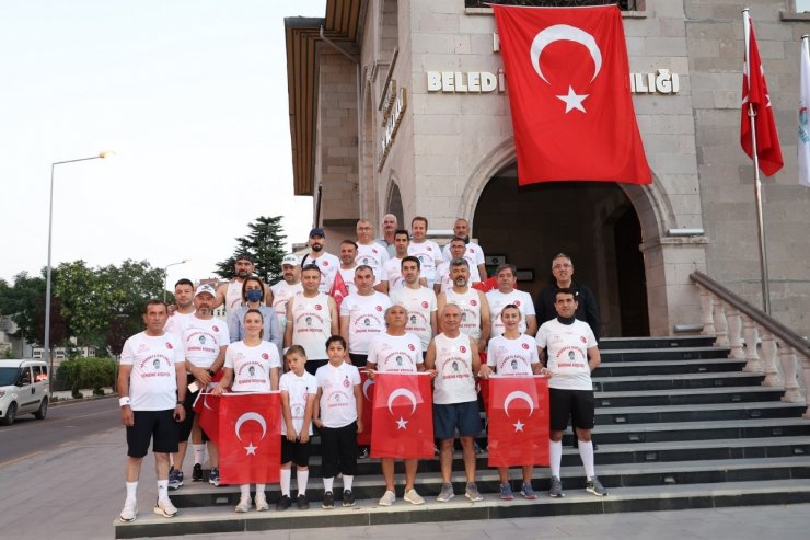 Kapadokya Kaplanları Ömer Halisdemir’in kabrine koşuyor