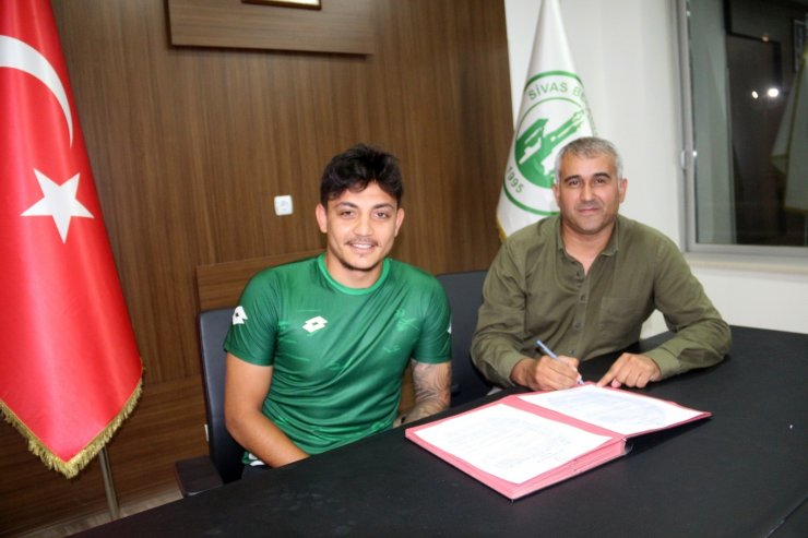 Sivas Belediyespor, Alpay Koçaklı’yı transfer etti