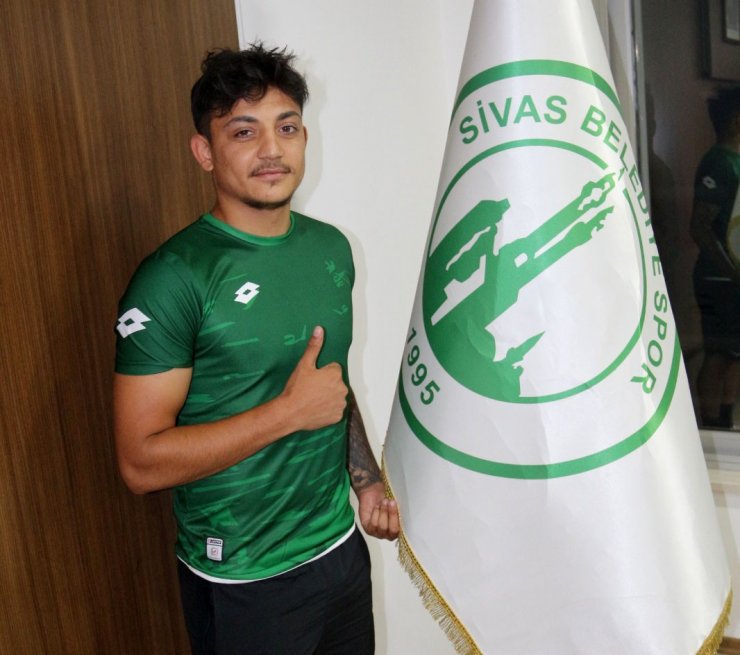 Sivas Belediyespor, Alpay Koçaklı’yı transfer etti