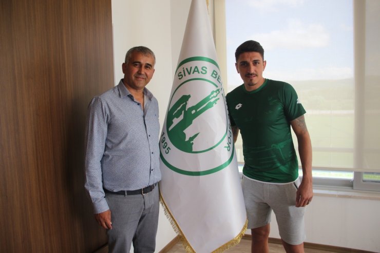 Abdullah Topkara, Sivas Belediyespor’a transfer oldu