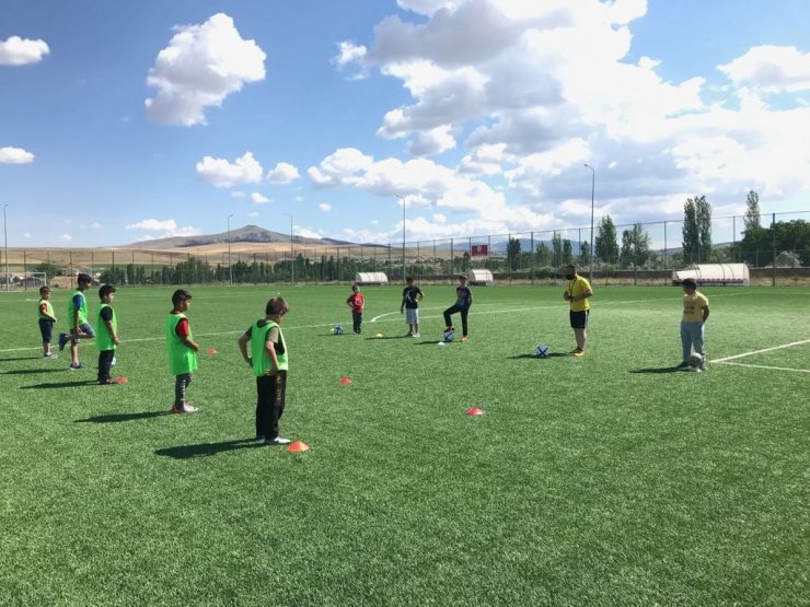 Felahiye’de futbol coşkusu