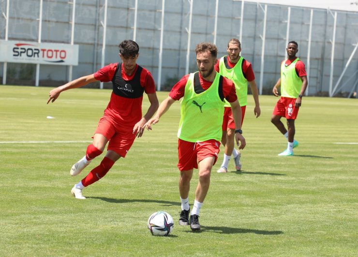 Sivasspor’da Petrocub mesaisi sürüyor