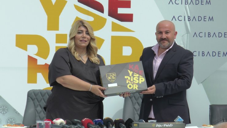 Kayserispor, otizm renkleri ve Selçuklu motifleri taşıyan yeni formasını tanıttı