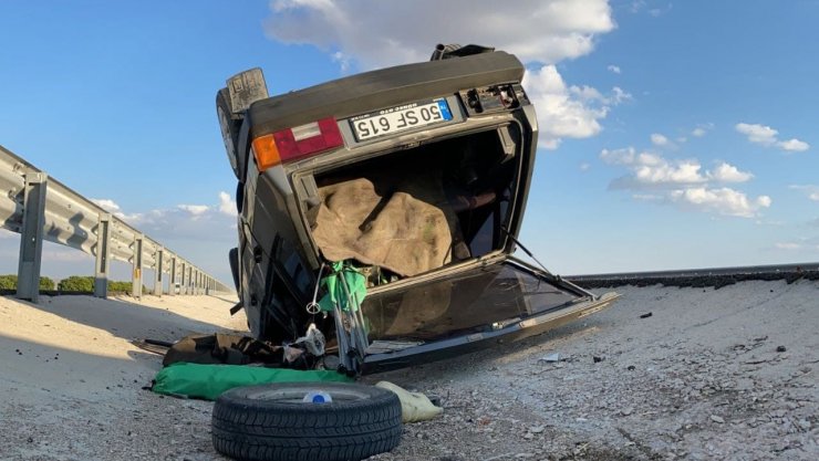 Kontrolden çıkan otomobil takla attı: 1’i ağır 2 yaralı