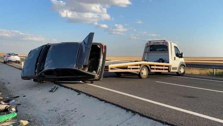 Kontrolden çıkan otomobil takla attı: 1’i ağır 2 yaralı