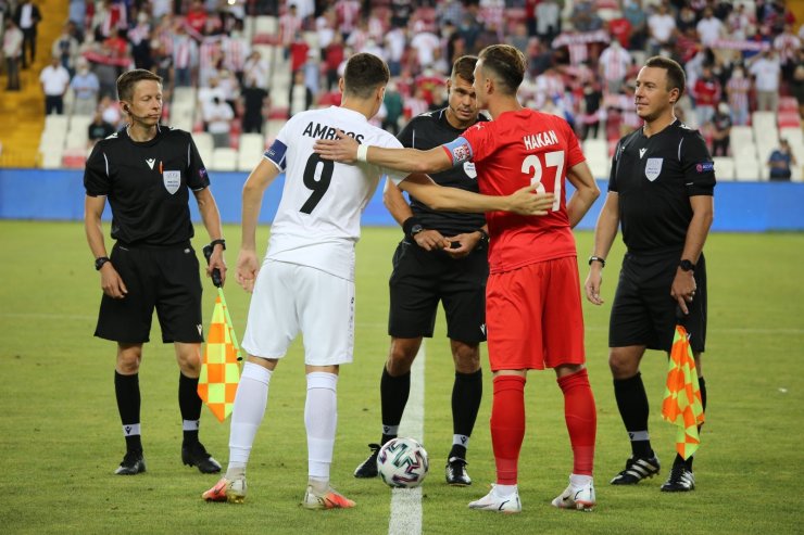 UEFA Avrupa Konferans Ligi: Sivasspor: 0 - Petrocub: 0 (Maç devam ediyor)