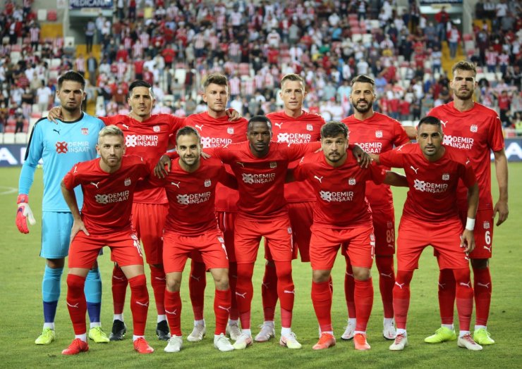 UEFA Avrupa Konferans Ligi: Sivasspor: 0 - Petrocub: 0 (Maç devam ediyor)