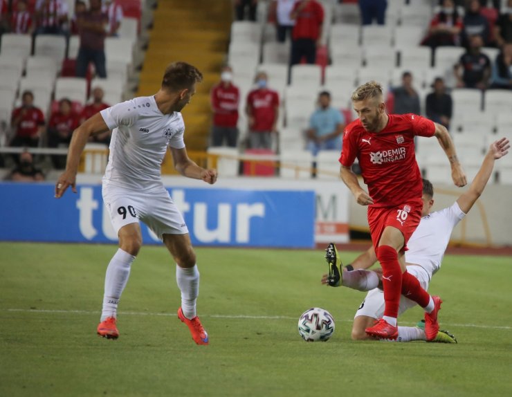 UEFA Avrupa Konferans Ligi: Sivasspor: 0 - Petrocub: 0 (Maç devam ediyor)