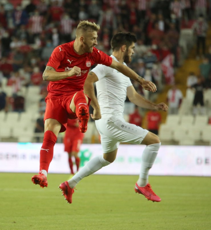 UEFA Avrupa Konferans Ligi: Sivasspor: 0 - Petrocub: 0 (Maç devam ediyor)