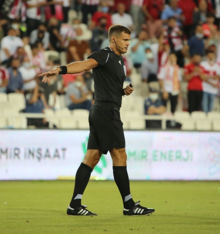 UEFA Avrupa Konferans Ligi: Sivasspor: 0 - Petrocub: 0 (Maç devam ediyor)