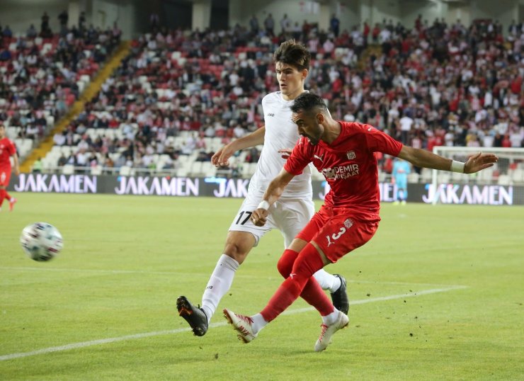 UEFA Avrupa Konferans Ligi: Sivasspor: 0 - Petrocub Hincesti: 0