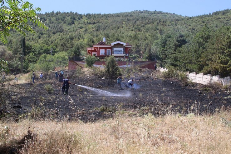 Konya’da çıkan yangın ormana sıçramadan söndürüldü