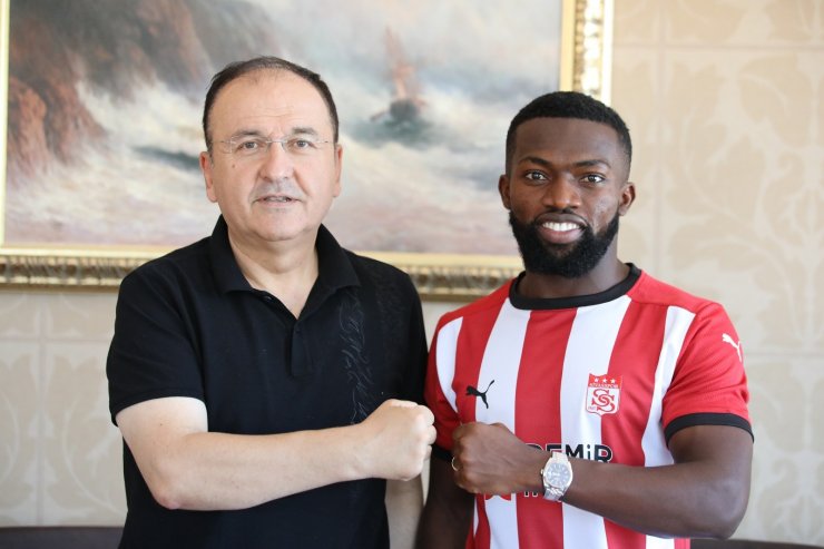 Azubuike Okechukwu resmen Sivasspor’da