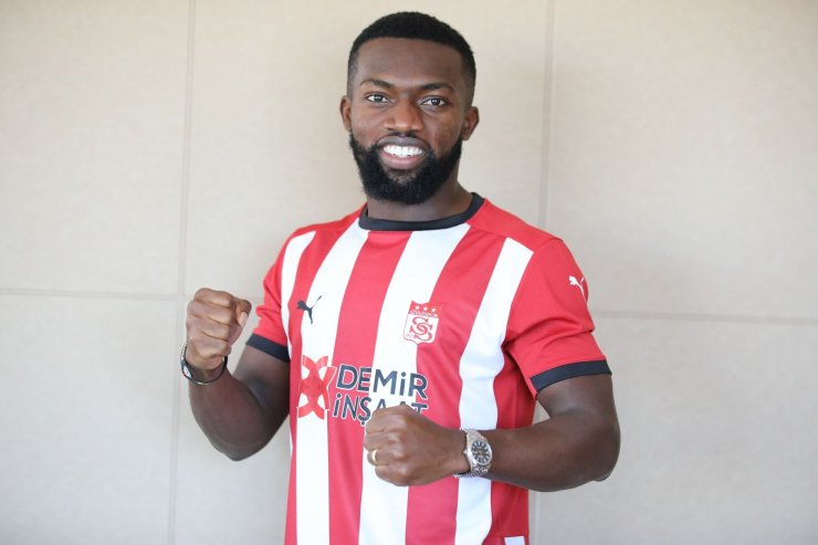 Azubuike Okechukwu resmen Sivasspor’da