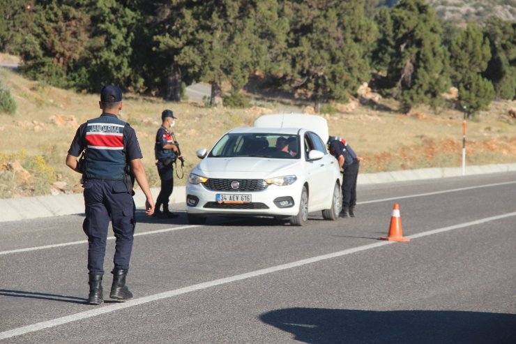 Konya’da 7 kişinin katil zanlısı arazide aranıyor