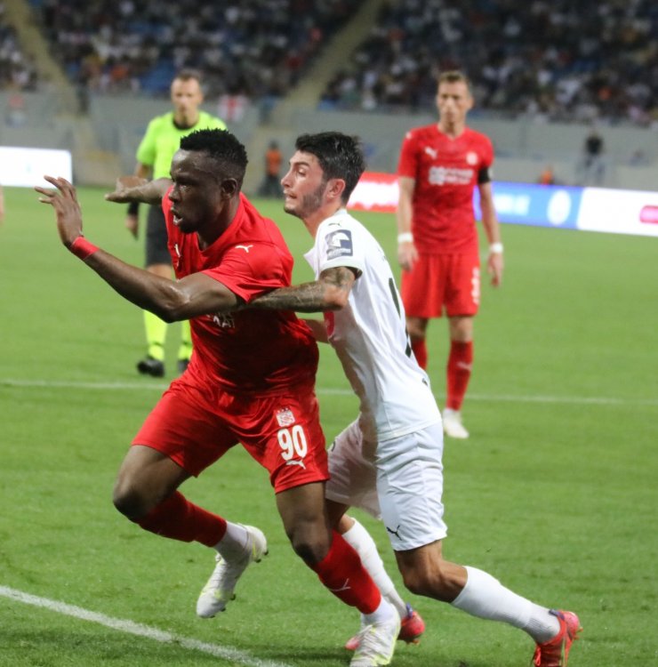 UEFA Avrupa Konferans Ligi: Dinamo Batumi: 1 - Sivasspor: 2 (Maç sonucu)