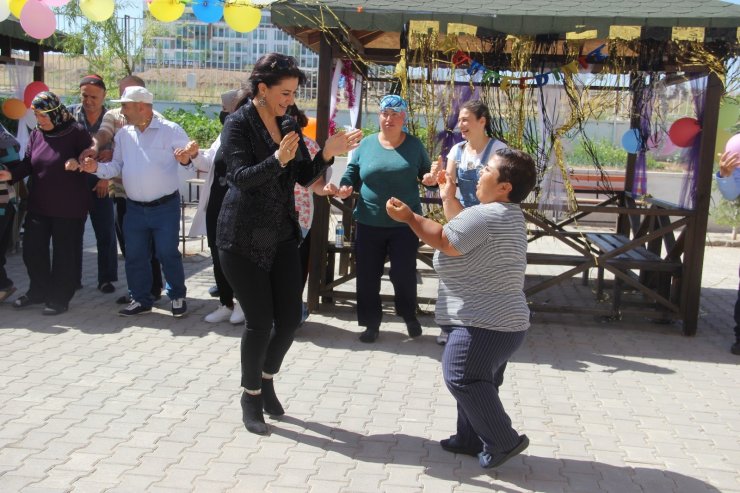 Ünlü Sanatçı Pınar Dağdelen’den sevindiren konser