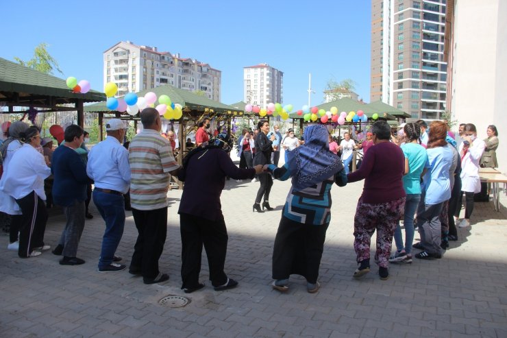 Ünlü Sanatçı Pınar Dağdelen’den sevindiren konser