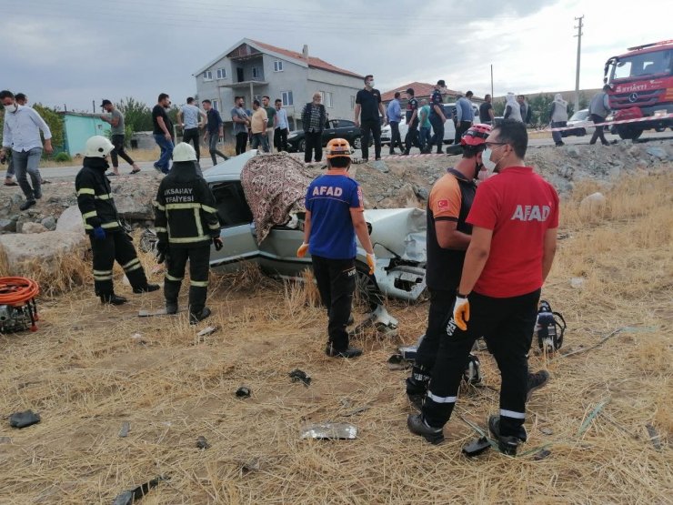 Aksaray’da otomobil ile oto kurtarıcı çarpıştı: 2 ölü, 1 yaralı