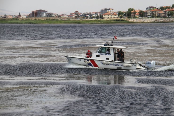 Balık avlamak için teknesiyle göle açılan şahıstan haber alınamıyor