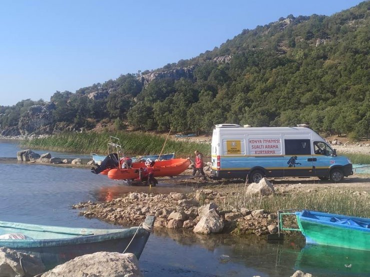 Balık avlamak için teknesiyle göle açılan şahıstan haber alınamıyor