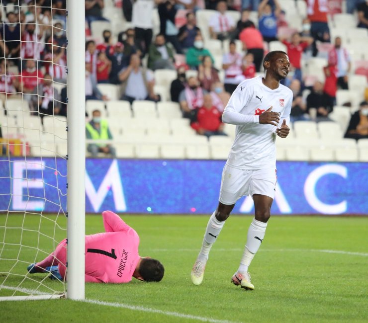 Avrupa Konferans Ligi: Sivasspor: 0 - Dinamo Batumi: 0 (İlk yarı)