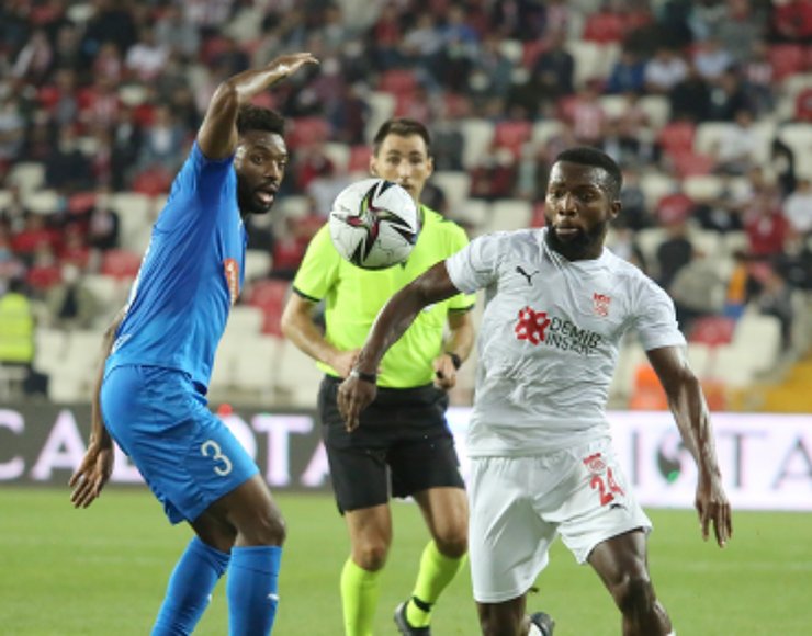 Avrupa Konferans Ligi: Sivasspor: 0 - Dinamo Batumi: 0 (İlk yarı)