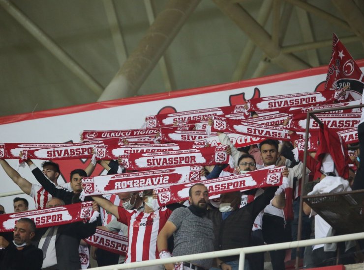 UEFA Avrupa Konferans Ligi: Sivasspor: 0 - Dinamo Batumi: 0 (Maç devam ediyor)