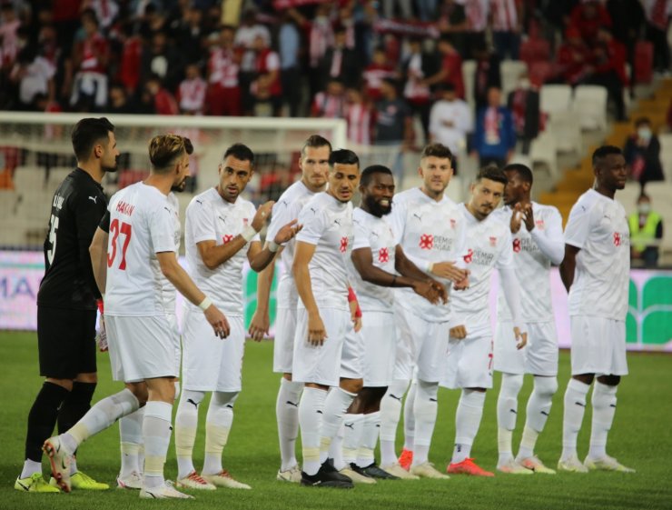 UEFA Avrupa Konferans Ligi: Sivasspor: 0 - Dinamo Batumi: 0 (Maç devam ediyor)