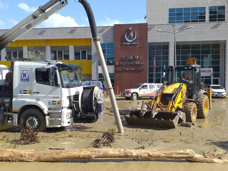 Konya Büyükşehir sel bölgesindeki çalışmalara destek oluyor