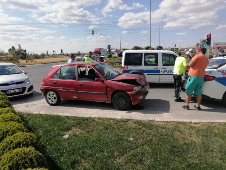 Aksaray’da tır ile otomobil çarpıştı: 4 yaralı