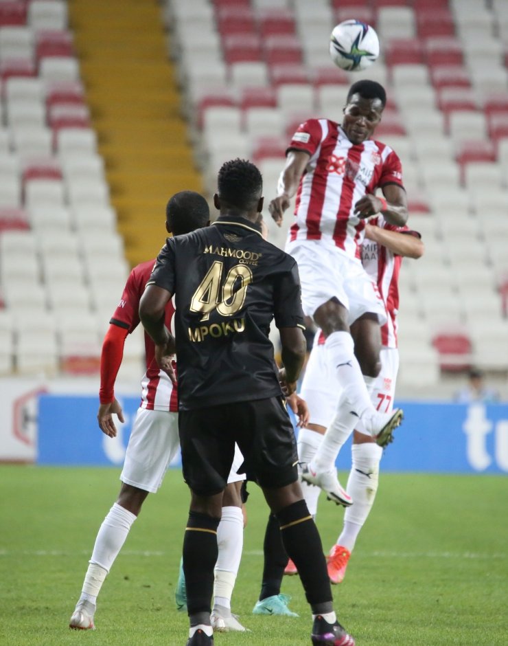 Süper Lig: DG Sivasspor: 0 - İH Konyaspor: 0 (İlk yarı)