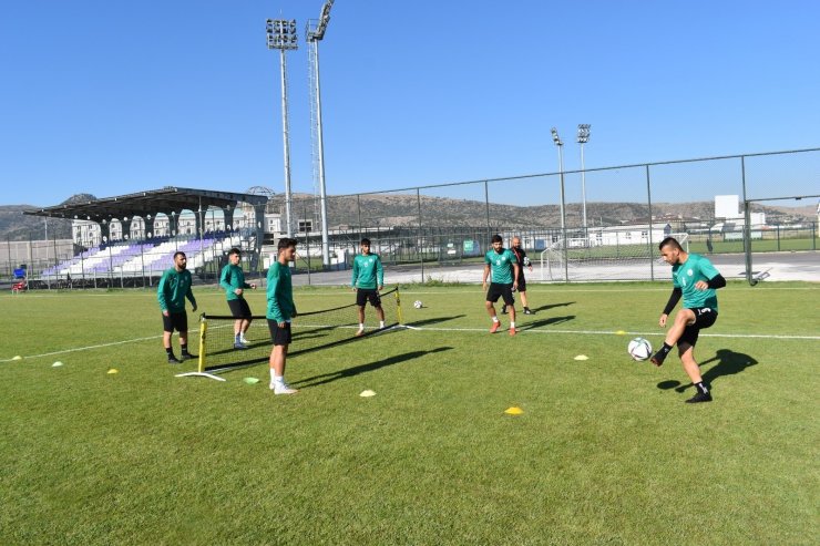 Sivas Belediyespor’un Afyon kampı sürüyor