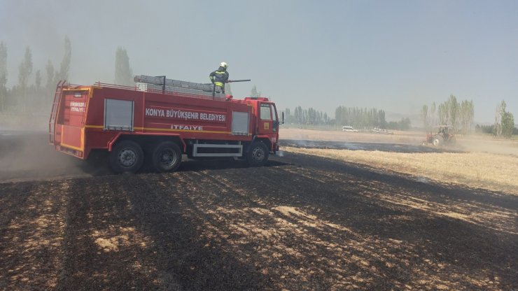 Konya’da tarlada çıkan yangın korkuttu