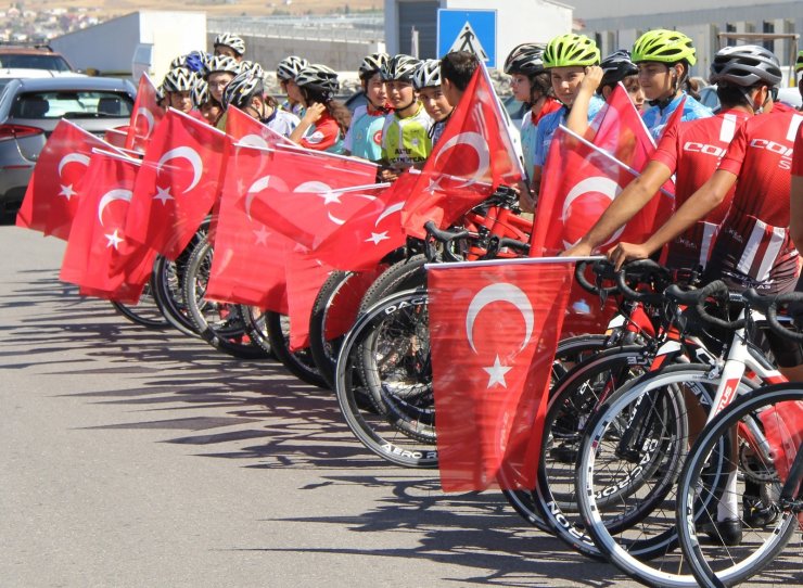 Olimpiyat üçüncüsü Taha Akgül baba ocağında