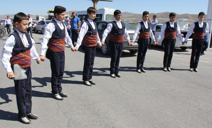 Olimpiyat üçüncüsü Taha Akgül baba ocağında