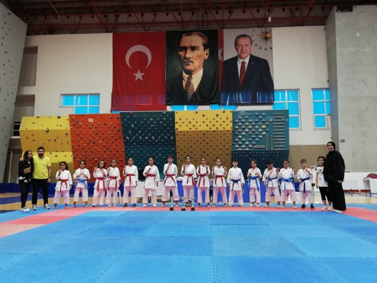 Karate Karadeniz Kupasında Kayseri rüzgarı