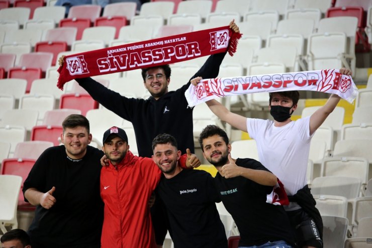 UEFA Avrupa Konferans Ligi: Sivasspor: 0 - Kopenhag: 0 (Maç devam ediyor)