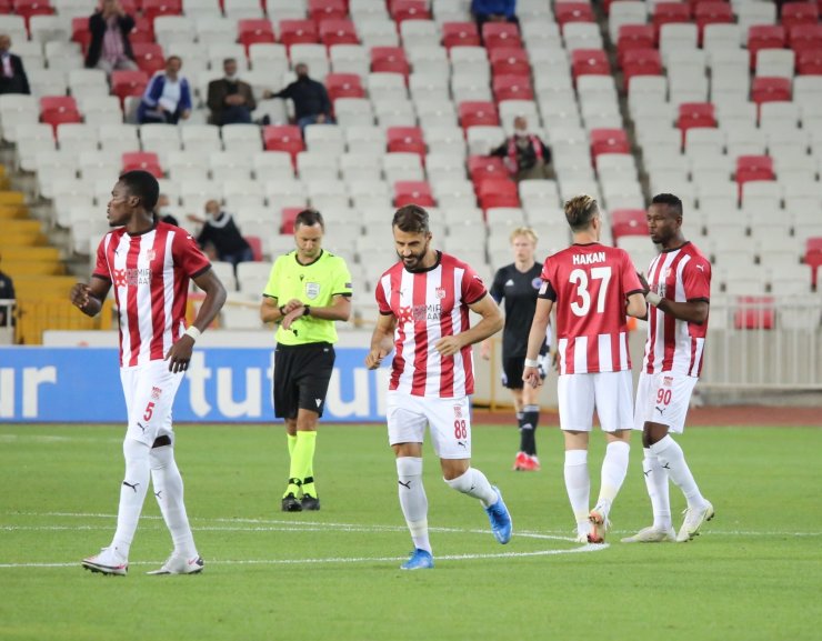 UEFA Avrupa Konferans Ligi: Sivasspor: 0 - Kopenhag: 0 (Maç devam ediyor)